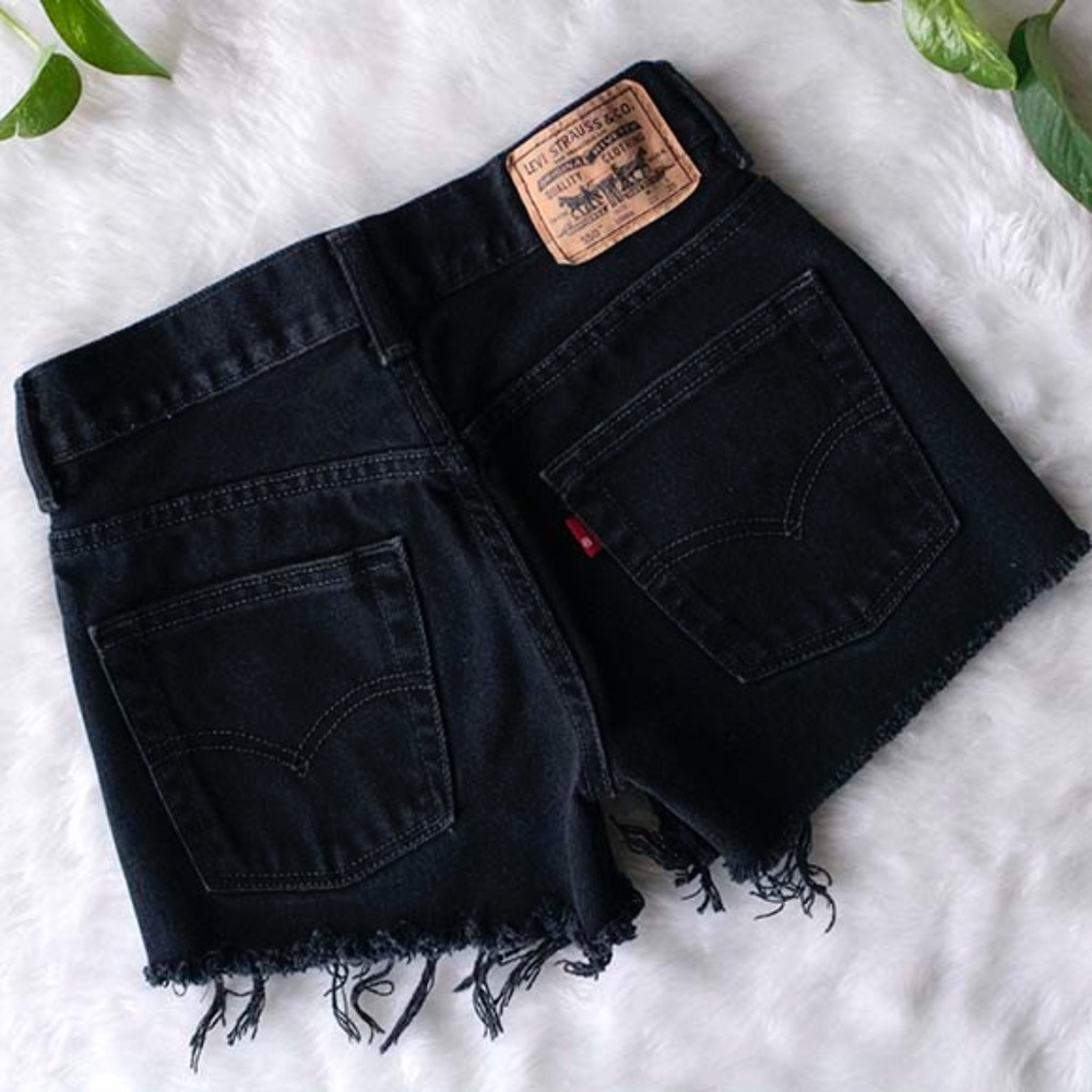 ⋆ levi’s 550 cut off shorts